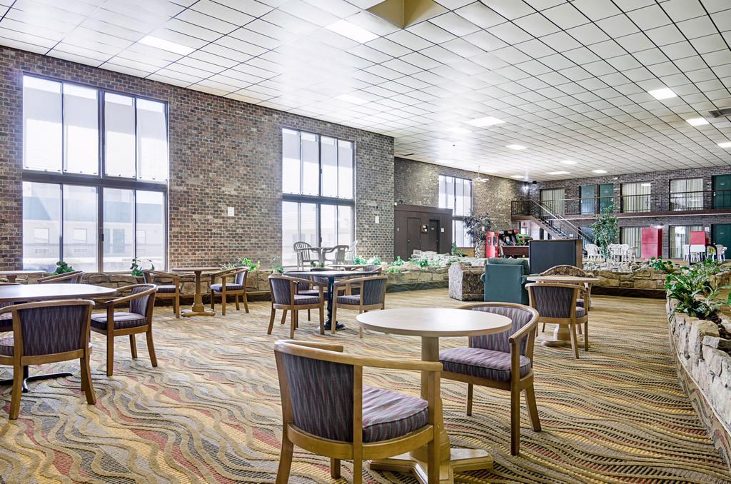 Econo Lodge Mcpherson ภายนอก รูปภาพ
