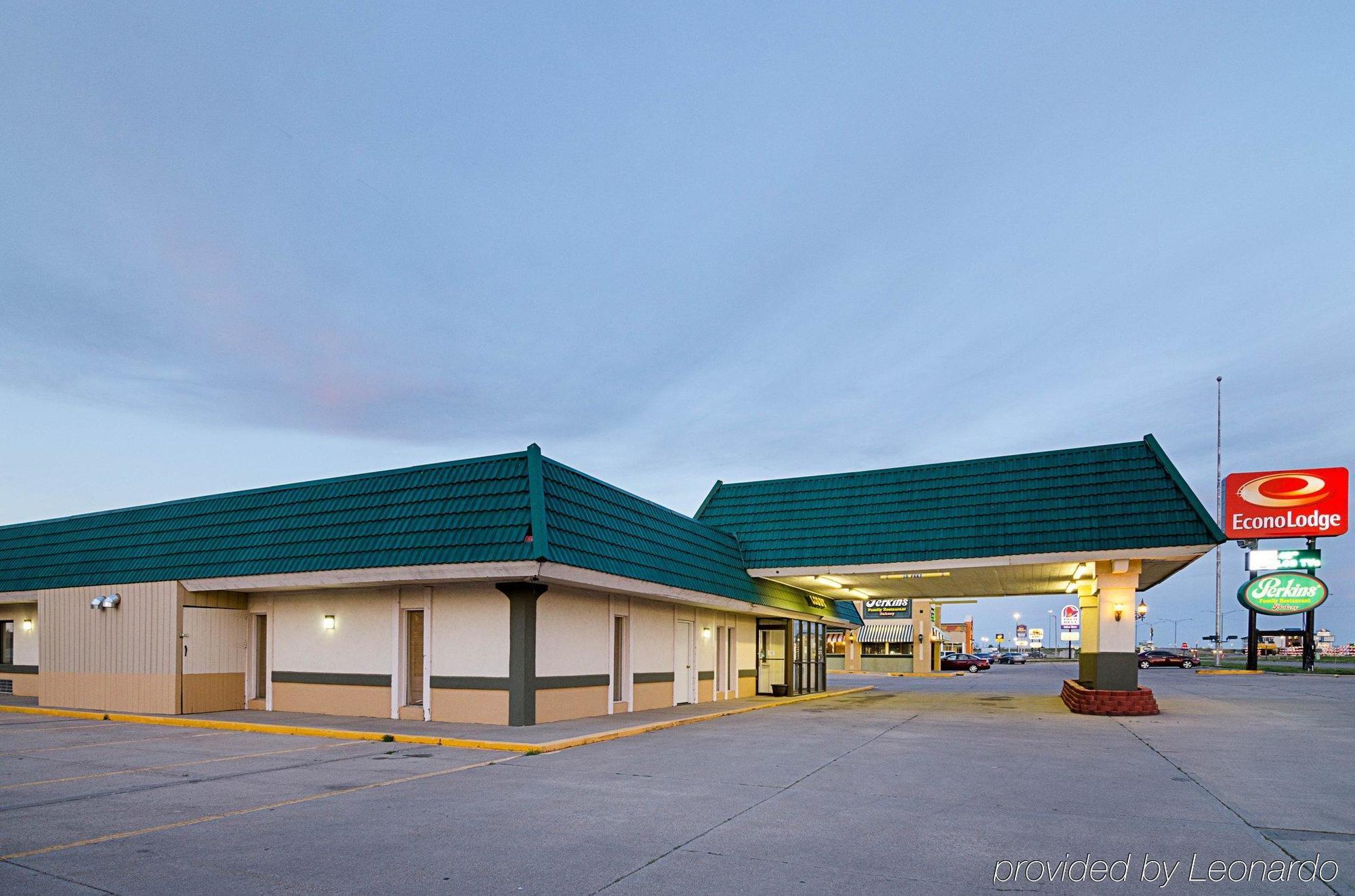 Econo Lodge Mcpherson ภายนอก รูปภาพ