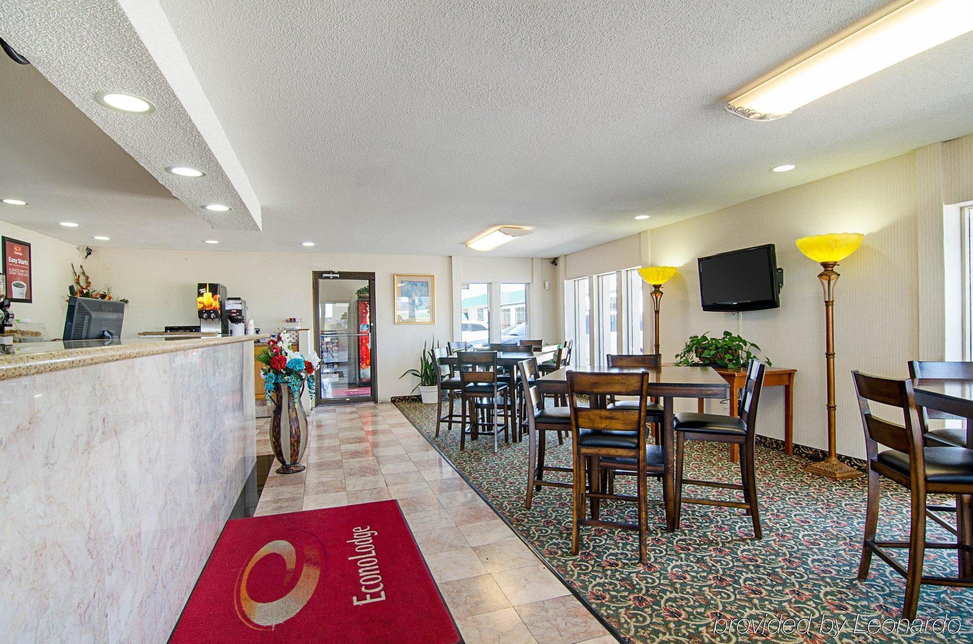 Econo Lodge Mcpherson ภายนอก รูปภาพ