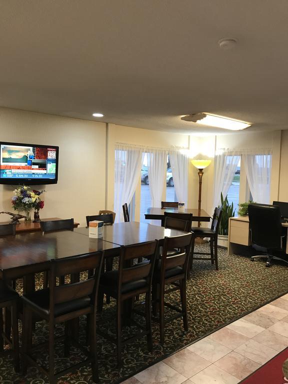 Econo Lodge Mcpherson ภายนอก รูปภาพ