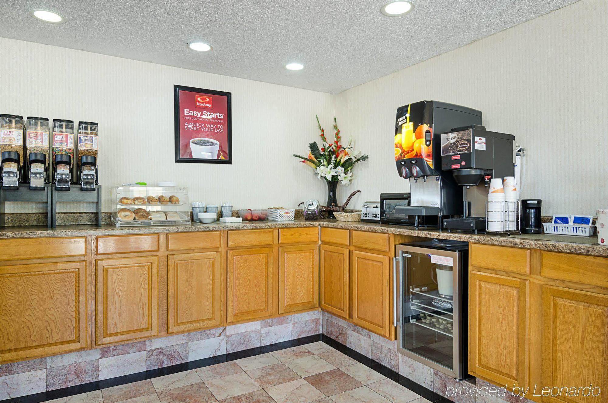 Econo Lodge Mcpherson ภายนอก รูปภาพ