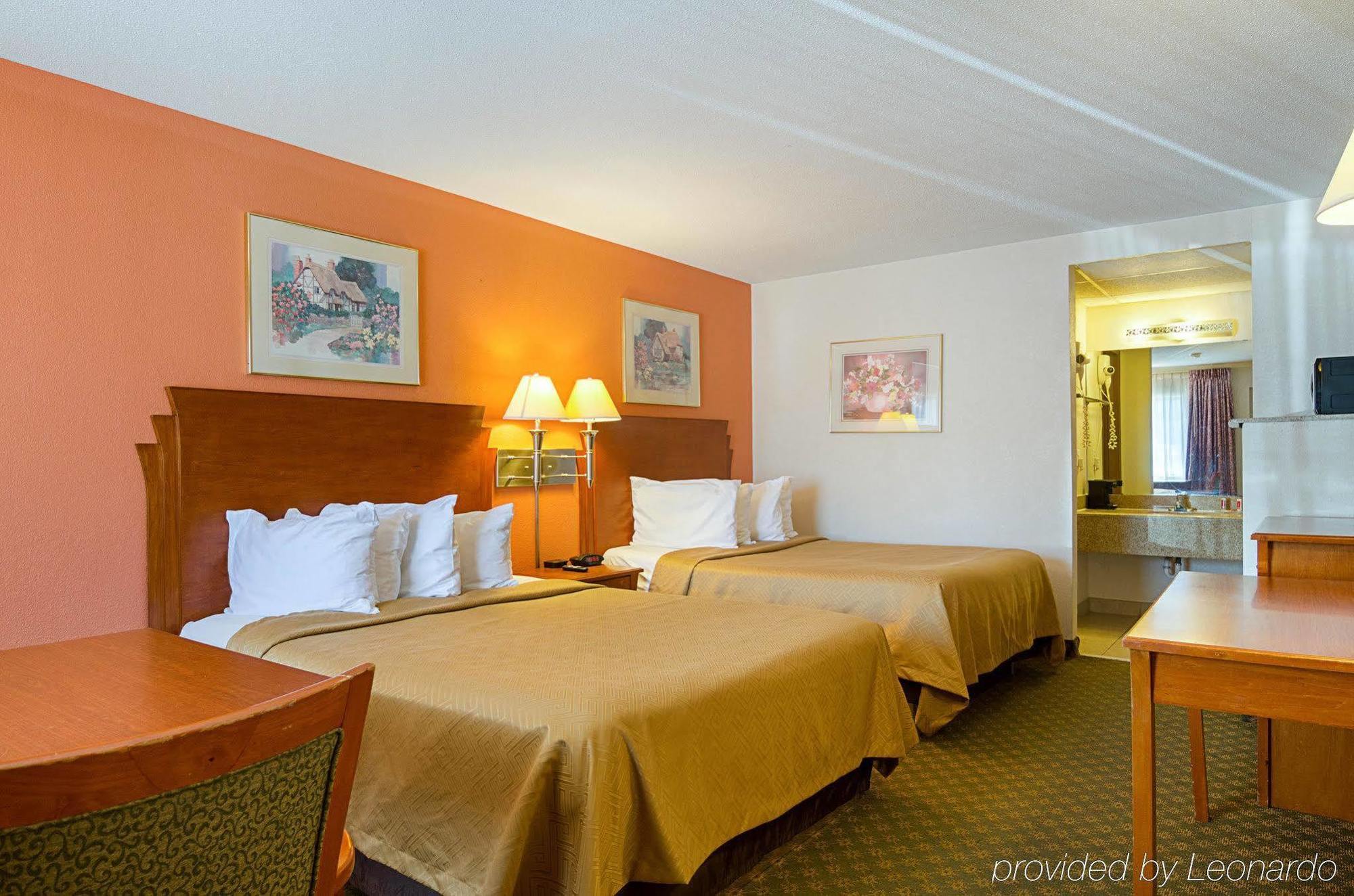 Econo Lodge Mcpherson ภายนอก รูปภาพ