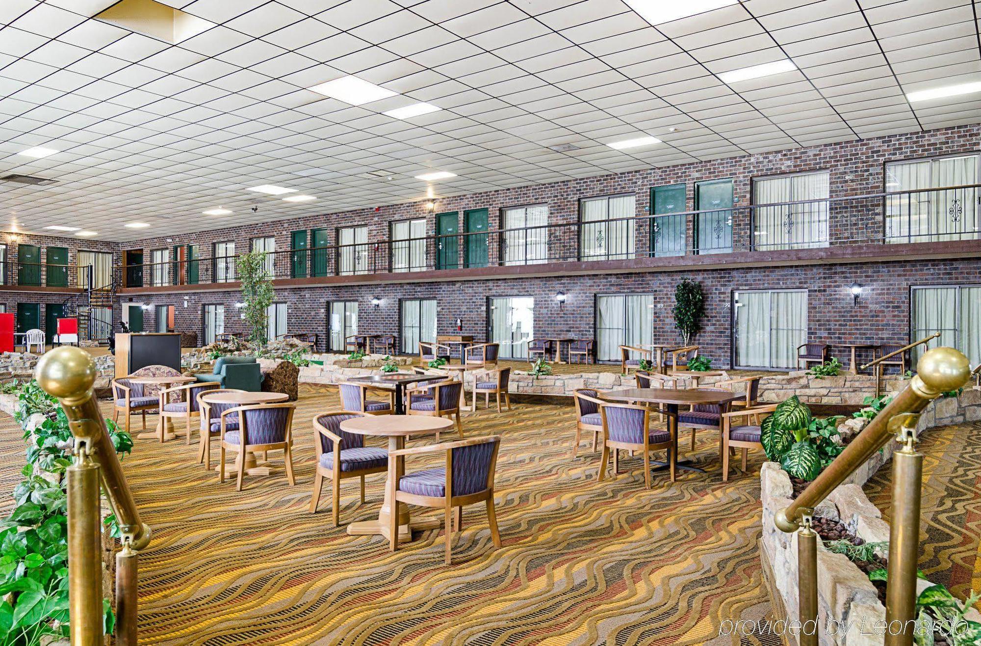 Econo Lodge Mcpherson ภายนอก รูปภาพ